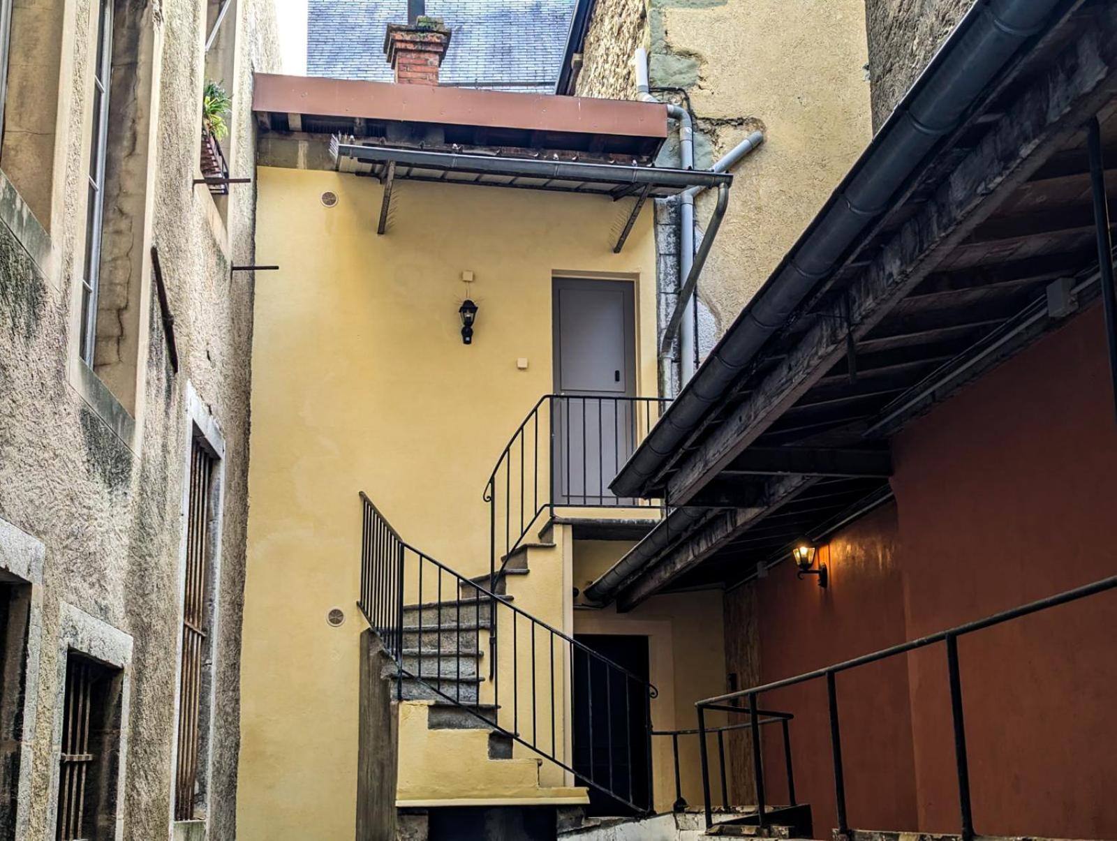 Les Petits Boudoirs De Savoie Apartment Chambery Bagian luar foto